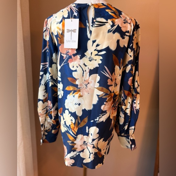 Tyler Boe 100% Silk Blouse - Picture 2 of 4